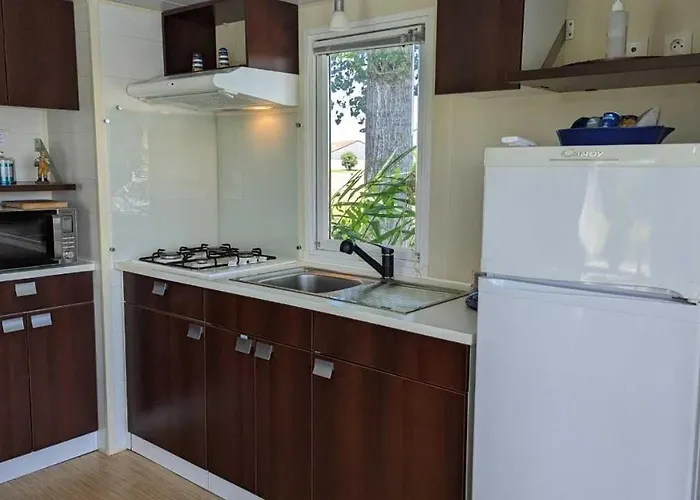 Cottage Flottant Jacuzzi Prive En Option Gamme Superieure