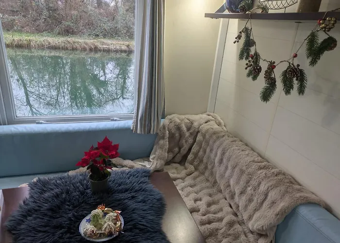 Cottage Flottant Jacuzzi Prive En Option Gamme Superieure