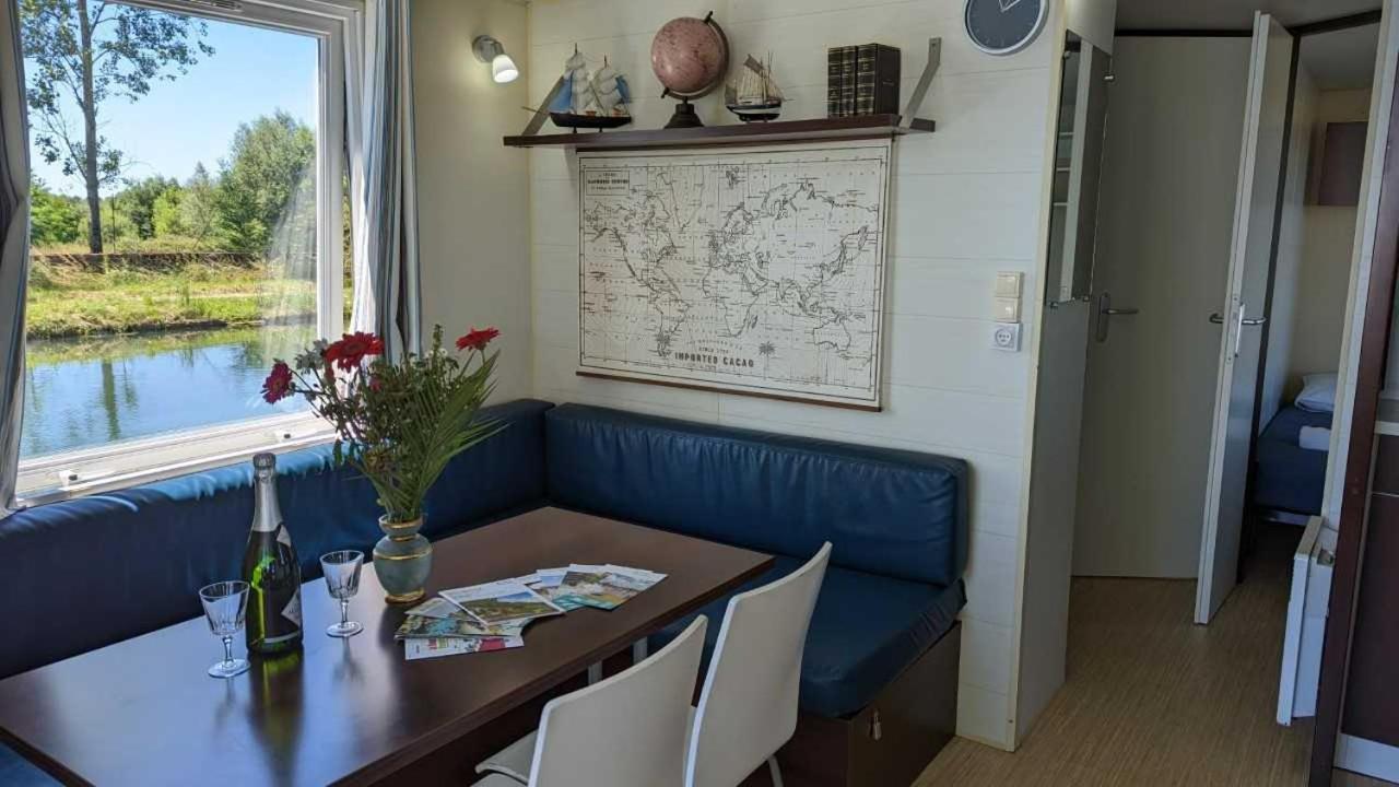 Flottant Jacuzzi Prive En Option Gamme Superieure Botel Saint-Jean-de-Losne