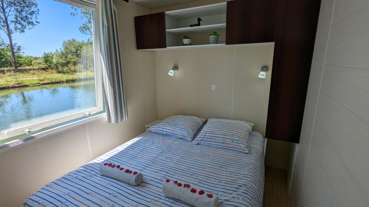 Botel Flottant Jacuzzi Prive En Option Gamme Superieure Saint-Jean-de-Losne